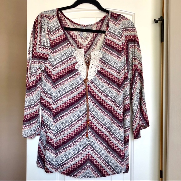 Women’s top - Picture 2 of 8